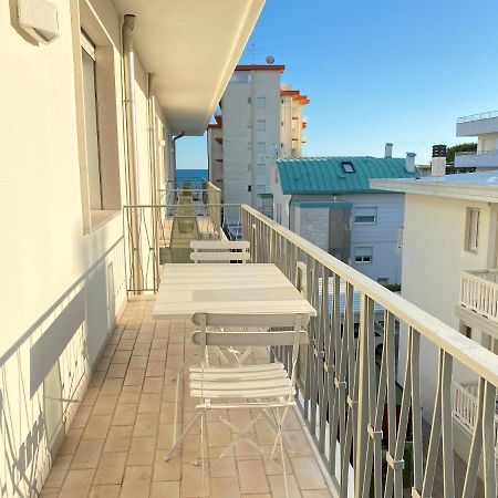 Appartamenti Cristina Carraro Immobiliare - Family Apartments Lido di Jesolo Exterior photo
