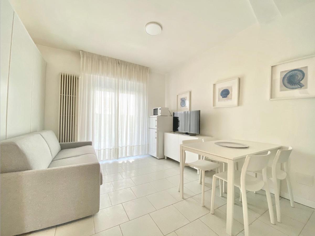 Appartamenti Cristina Carraro Immobiliare - Family Apartments Lido di Jesolo Exterior photo